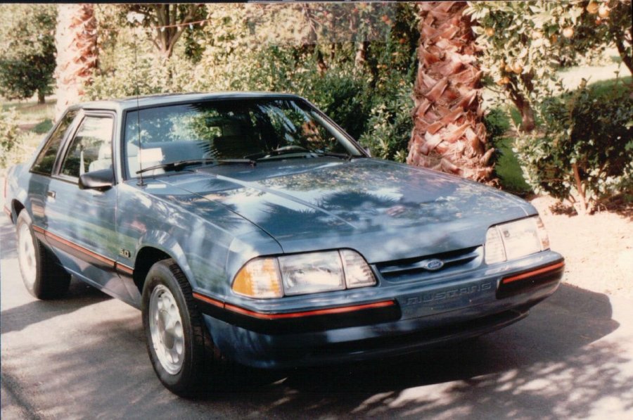 1988 Ford Mustang LX 5L.jpg