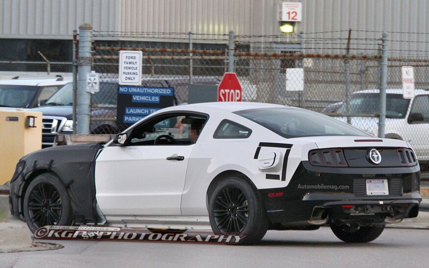 2015-Ford-Mustang-Prototype-Mule-rear-three-quarters-view.jpg.849a5b54425b026d2de0bcdd4174924c.jpg