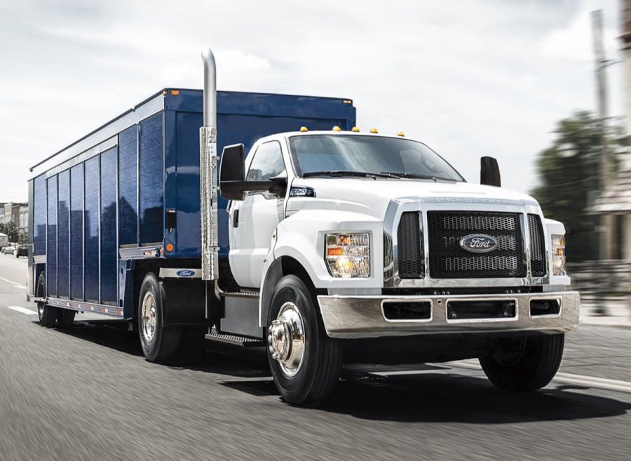2018-Ford-F-750-Medium-Duty-Truck-Exterior-002-Regular-Cab-Oxford-White-Beverage-Truck.jpg