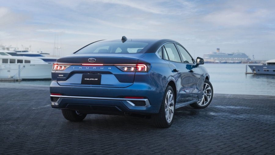 All-New-Ford-Taurus-Middle-East-Offical-Photo-Exterior-004-Rear-Three-Quarters.jpg