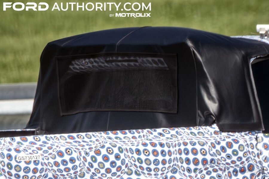 Ford-EV-Pickup-Prototypy-Spy-Shots-July-2026-Exterior-019-rear-window.jpg